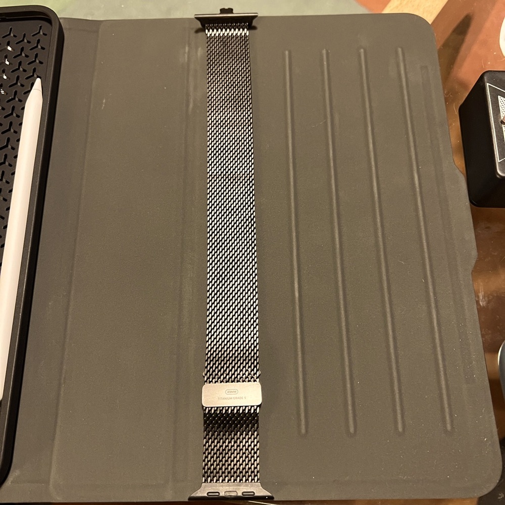 Apple Milanese Loop 49mm medium for Apple Watch Ultra 2